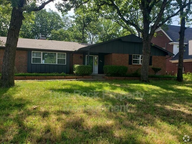 Building Photo - 204 S Morrison Dr Rental