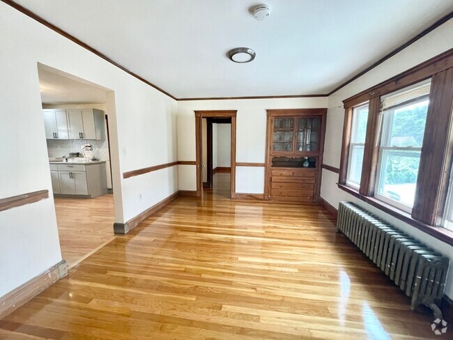 Building Photo - 1082 Canterbury St Unit 1 Rental