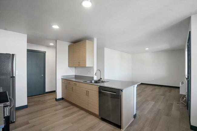 Photo - Hickory Lake