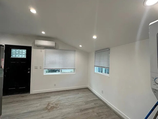Building Photo - 7016 Bertrand Ave Rental