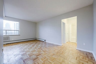 Photo - 40 Raglan Avenue