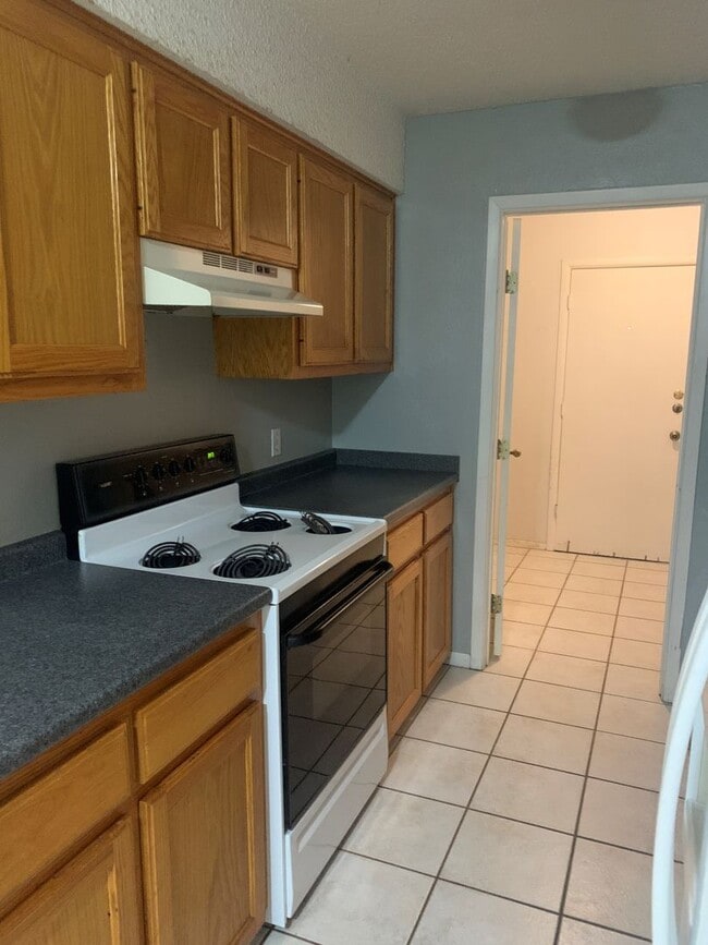 415 Live Oak St