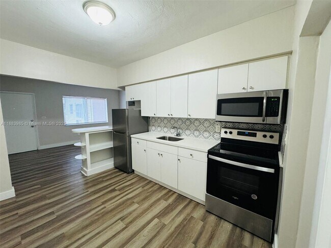 Building Photo - 2960 W Flagler St Unit 9 Rental