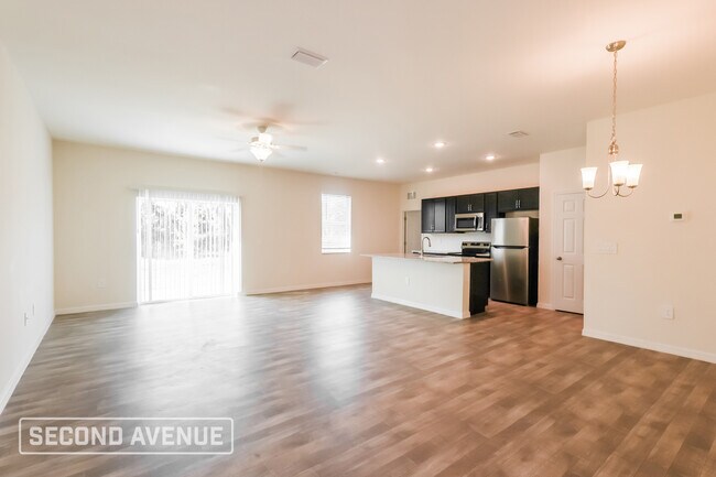 Photo - 1493 Oregon Ln