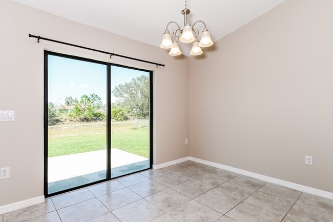 Photo - 3212 44th St W