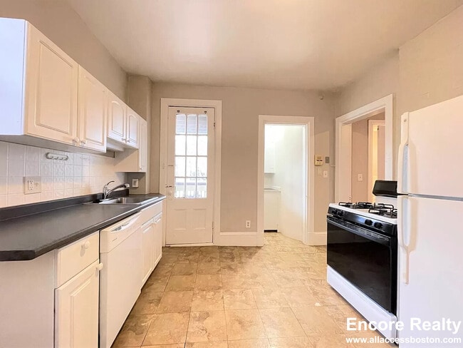 Photo - 63 Dana St Unit 7