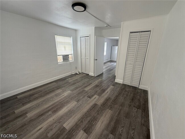 Photo - 3049 2nd St