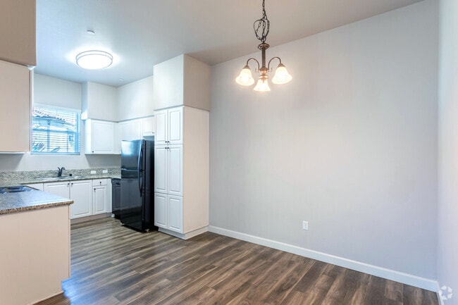 2BR, 2BA - 1,127SF - Dining Area