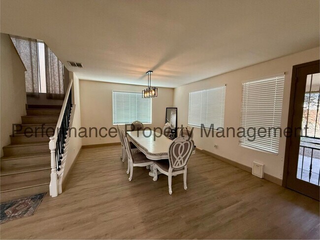 6107 Shasta Daisy Way
