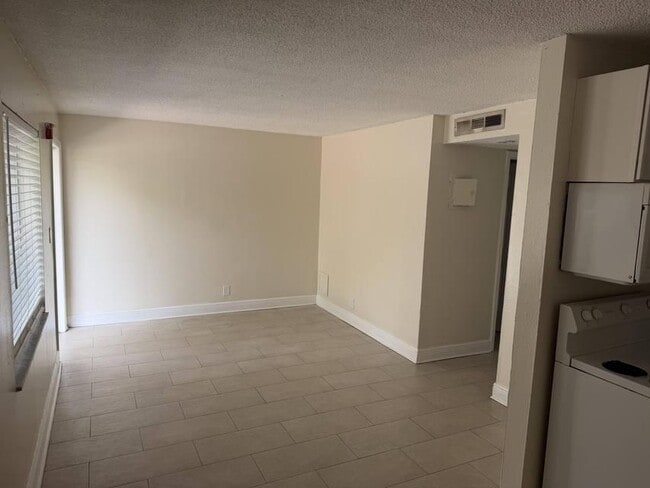 Photo - 1151 NE 16th Ct Unit 2