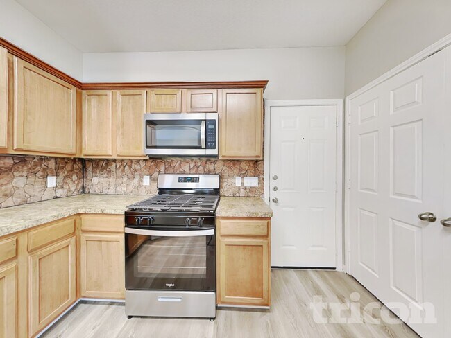 Photo - 5703 Straight Way