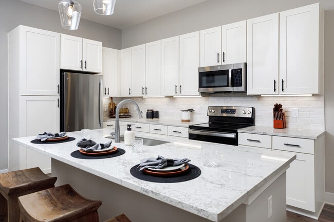 Photo - Vintage Stonetrace