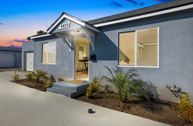 Building Photo - Private 2BR / 1BA Bungalow Unit 6429 1/2