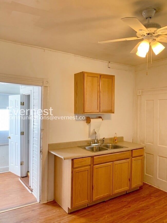 Photo - 1204 N 20th St Unidad Apt 2