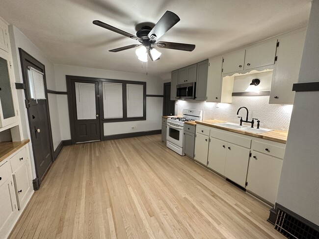 Photo - 5908 W Lapham St Unit Upper