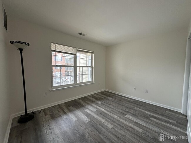 Photo - 1022 Dogwood Ct