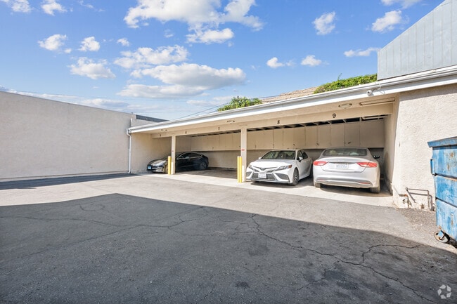 Estacionamiento - Cubierto - 435 W. Regent St