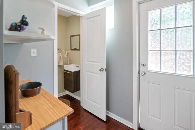 Photo - 2016 Oakford St