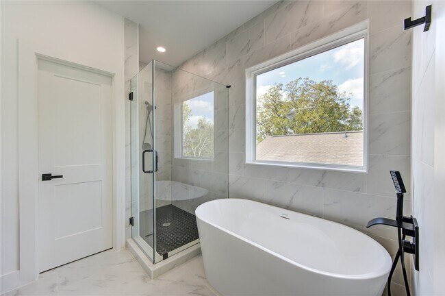 Photo - 3639 Rebecca St