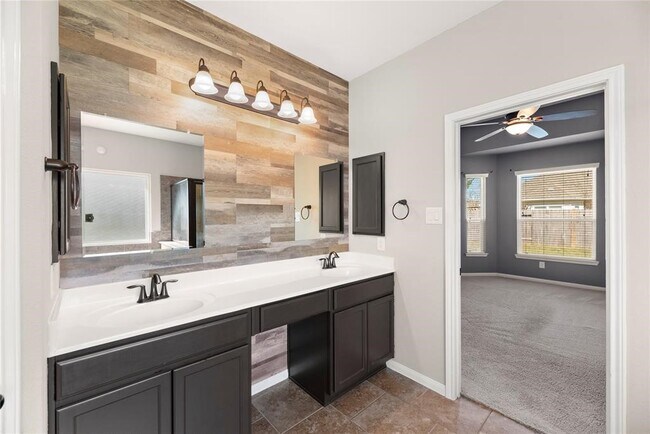 Photo - 16026 Rustlers Trail Ln