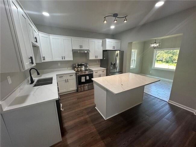 Photo - 557 Chappell Rd NW