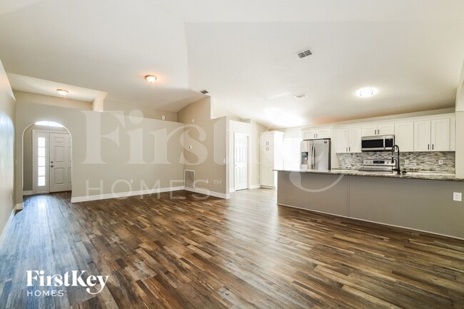 Photo - 637 Sunway Ln