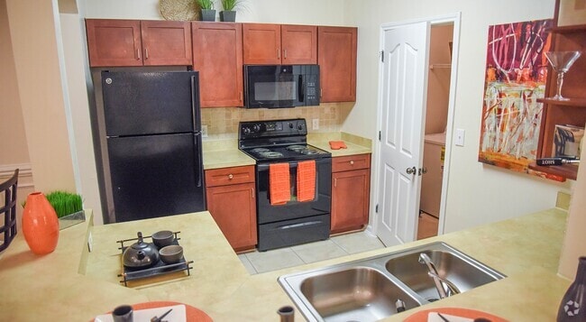 Building Photo - Your Dream Home! – Style, Comfort & Luxury... Unit ALB