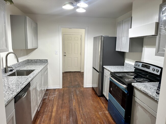 Photo - 703 N Blair St