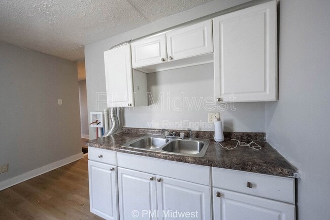 Photo - 2209 E New York St Unit B