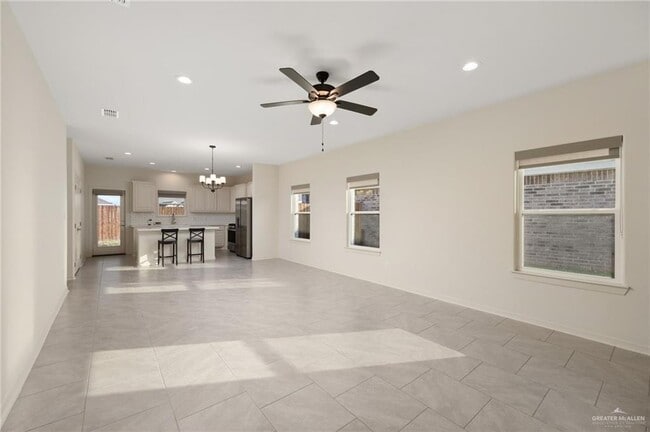 Photo - 11 N Plumbago Ave