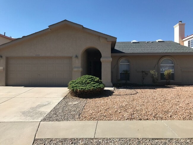 Building Photo - 3 bed 2 full bath Rental