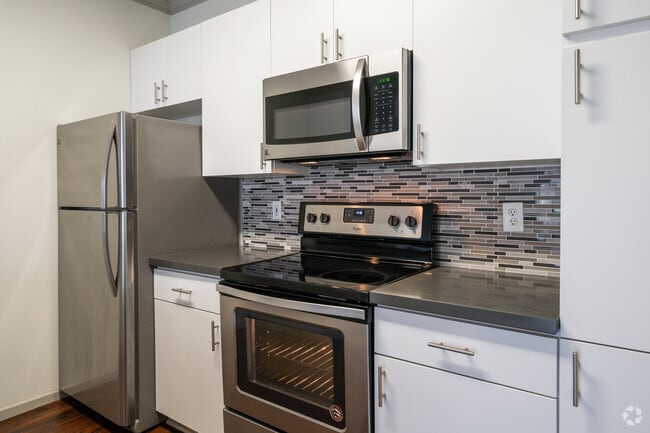 1BR, 1BA - Residencia 1 Lujo - Park Central