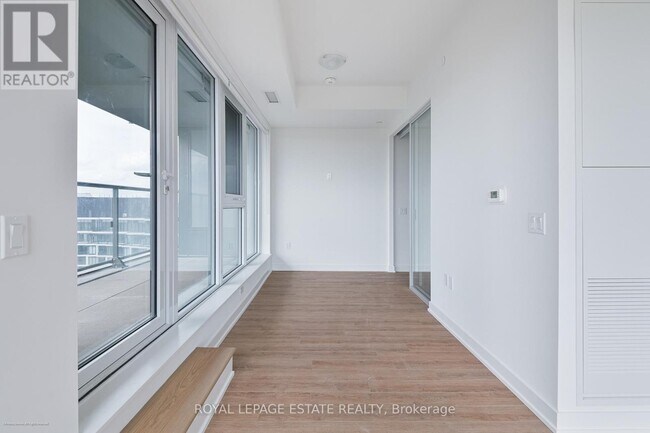 Photo - 5 Quarrington Ln Unité #1011