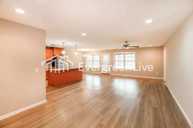 Photo - 171 Bradford Cir