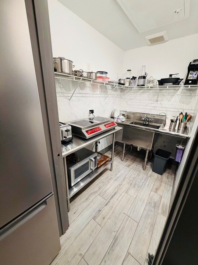 Photo - 2116 NE 8th Pl