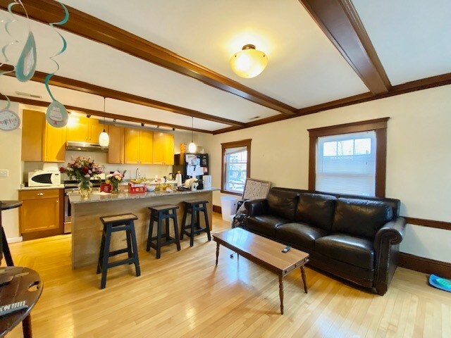 Building Photo - 34 Bentley St Unit 2