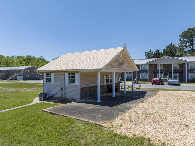 Town Creek Apartments