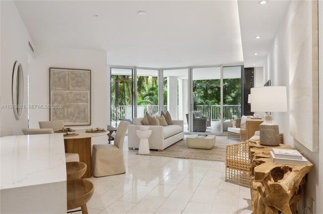 Building Photo - 715 Crandon Blvd Unit 206