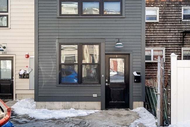 Photo - 181 Bennington St Unidad 1