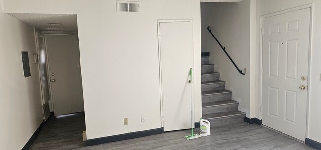 Photo - 204 Grayson Way Unit # C