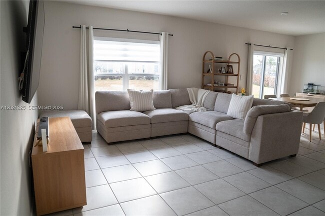 Photo - 603 Lychee Ln
