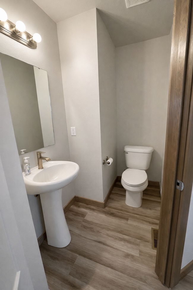 Photo - Beautiful 3 bedroom 2.5 bathroom townhouse in Belgrade