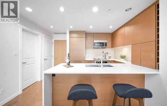 Photo - 5728-5728 Berton Ave