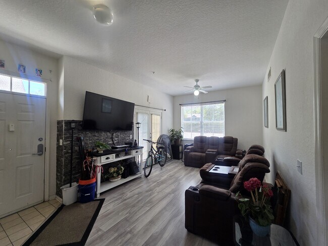Photo - 4013 Venetian Bay Dr