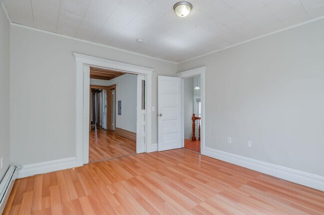 Photo - 27 Romaine Ave