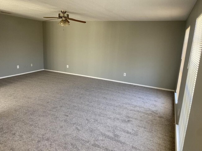 Photo - 425 W Spruce Ave