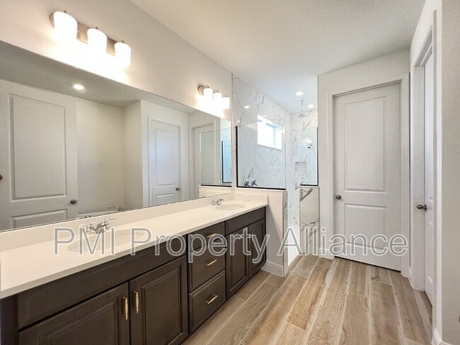 Photo - 2180 Axel St
