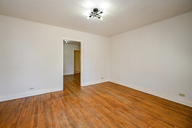 Building Photo - 1804 1/2 Summer St Rental
