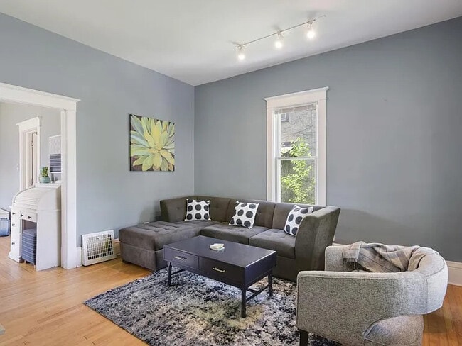 Living room - 3935 Hubbard Ave N