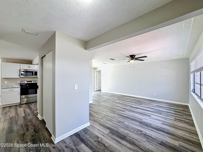Photo - 1525 Polaris St
